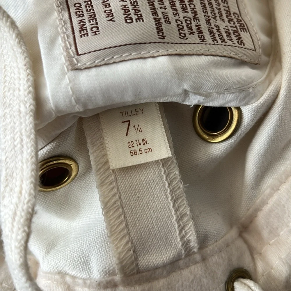 The Tilley Endurables Wide Brim Outdoor Hat Preowned - Picture 7 of 8
